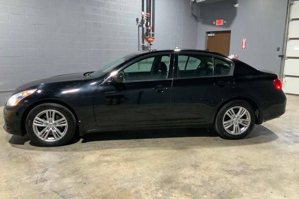 2010 INFINITI G 