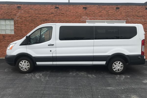  Ford Transit 350 Wagon XL 2015 con techo bajo y puerta lateral 60/40 Van 3D a la venta (152,272 millas) |  Intercambiar motores