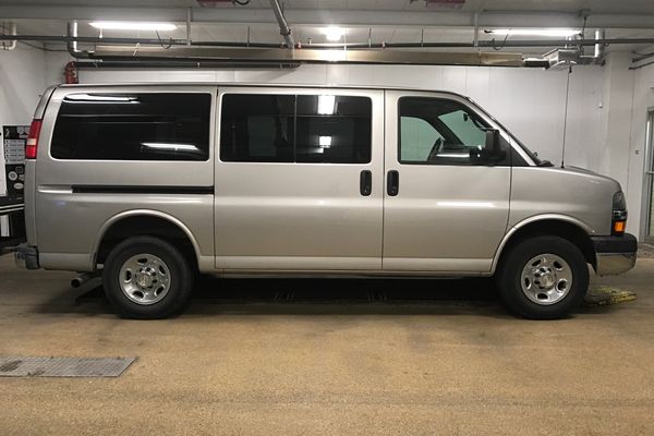 2008 Chevrolet Express 3500 Passenger 