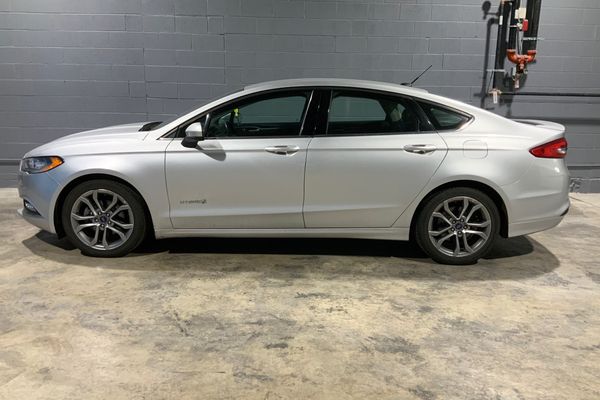 2017 ford fusion se hybrid sedan 4d discount