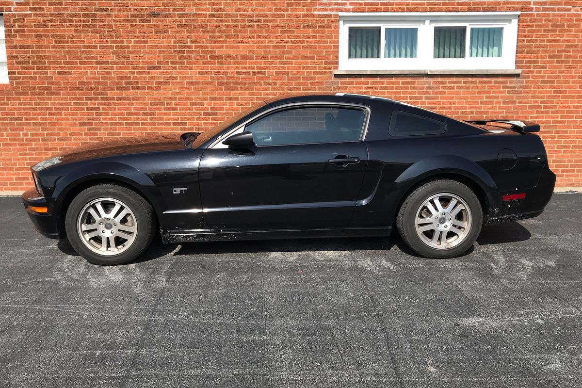 Stunning 2005 Ford Mustang Deluxe Coupe 2d Photos