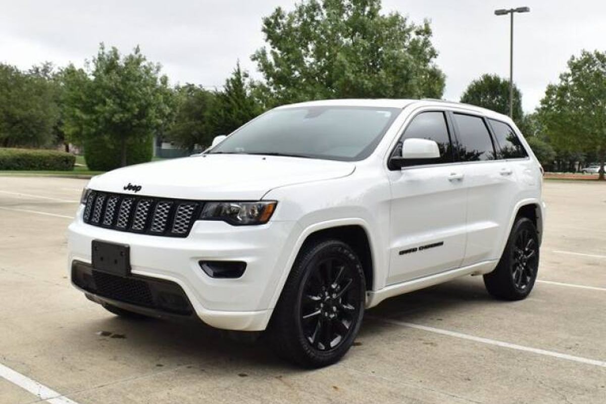 2018 Jeep Grand Cherokee Altitude Sport Utility 4D for
