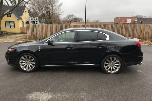 2010 Lincoln MKS 