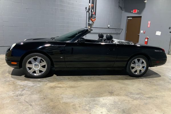 2004 Ford Thunderbird 
