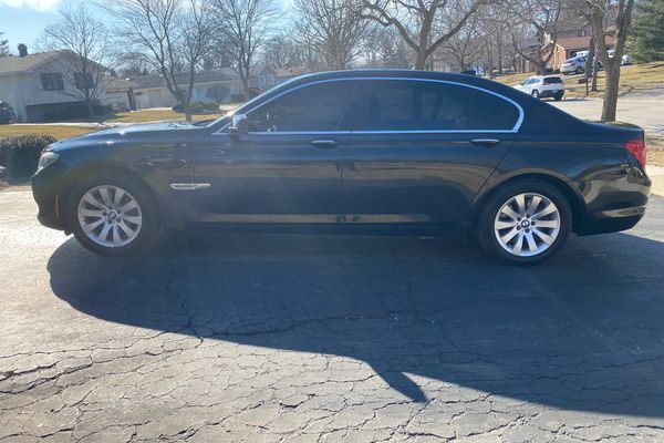 2010 BMW 7 Series 