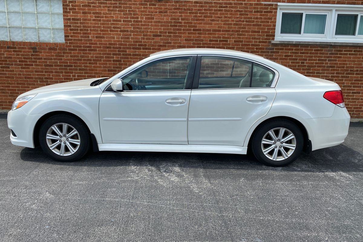 2011 Subaru Legacy 2.5i Premium Sedan 4D for Sale (148,008 miles