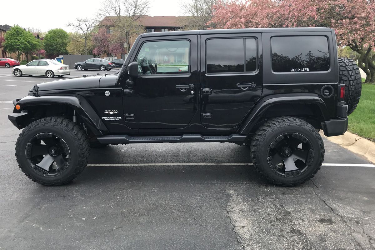 2017 Jeep Wrangler Unlimited Sahara Sport Utility 4D for Sale (22,500  miles) | Swap Motors