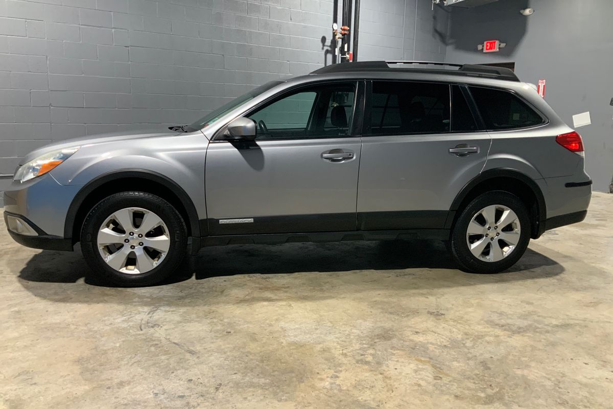 2011 Subaru Outback 2.5i Limited Wagon 4D for Sale (105,270 miles